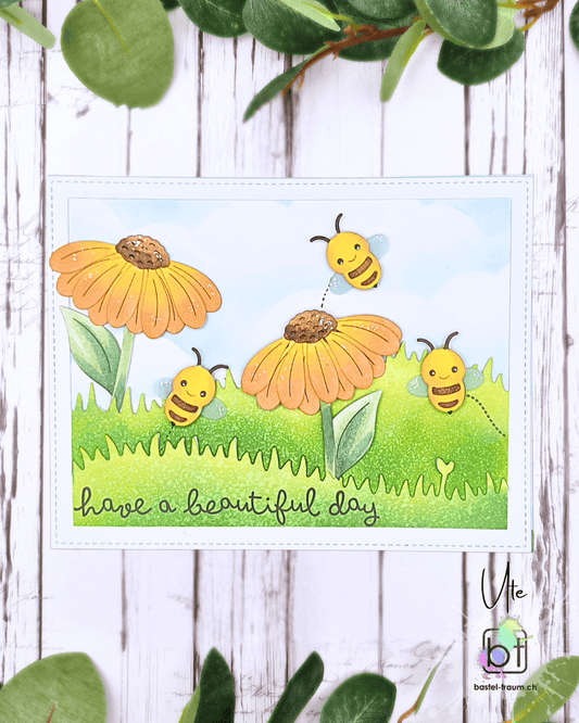 Verwendet habe ich:
✂️ Meadow Backdrop Portrait
✂️ Meadow Backdrop Landscape
✂️Big Blossom Landscape
✂️I Like A Butterfly