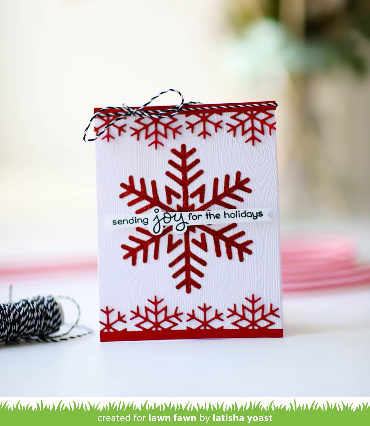 Lawn Fawn Stencil Schablone 15x15cm Snowflake trio stencil
