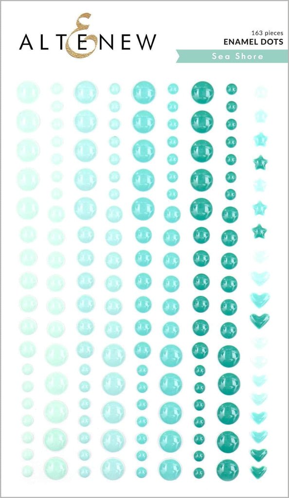 Verleihe Deinen Bastelprojekten einen besonderen Touch mit diesen hübschen selbstklebenden Enamel Dots.
Diese Enamel Dots sind perfekt auf das Sea Shore Stempelkissen-Set abgestimmt und ergänzen Deine Papierprojekte ideal. Neben den klassischen Punkten findest Du auch süsse Herz- und Sternformen in den Farben Mountain Mist, Volcano Lake, Lagoon und Emerald. Perfekt geeignet für Kartenbasteln, Scrapbooking und Dekorationen!