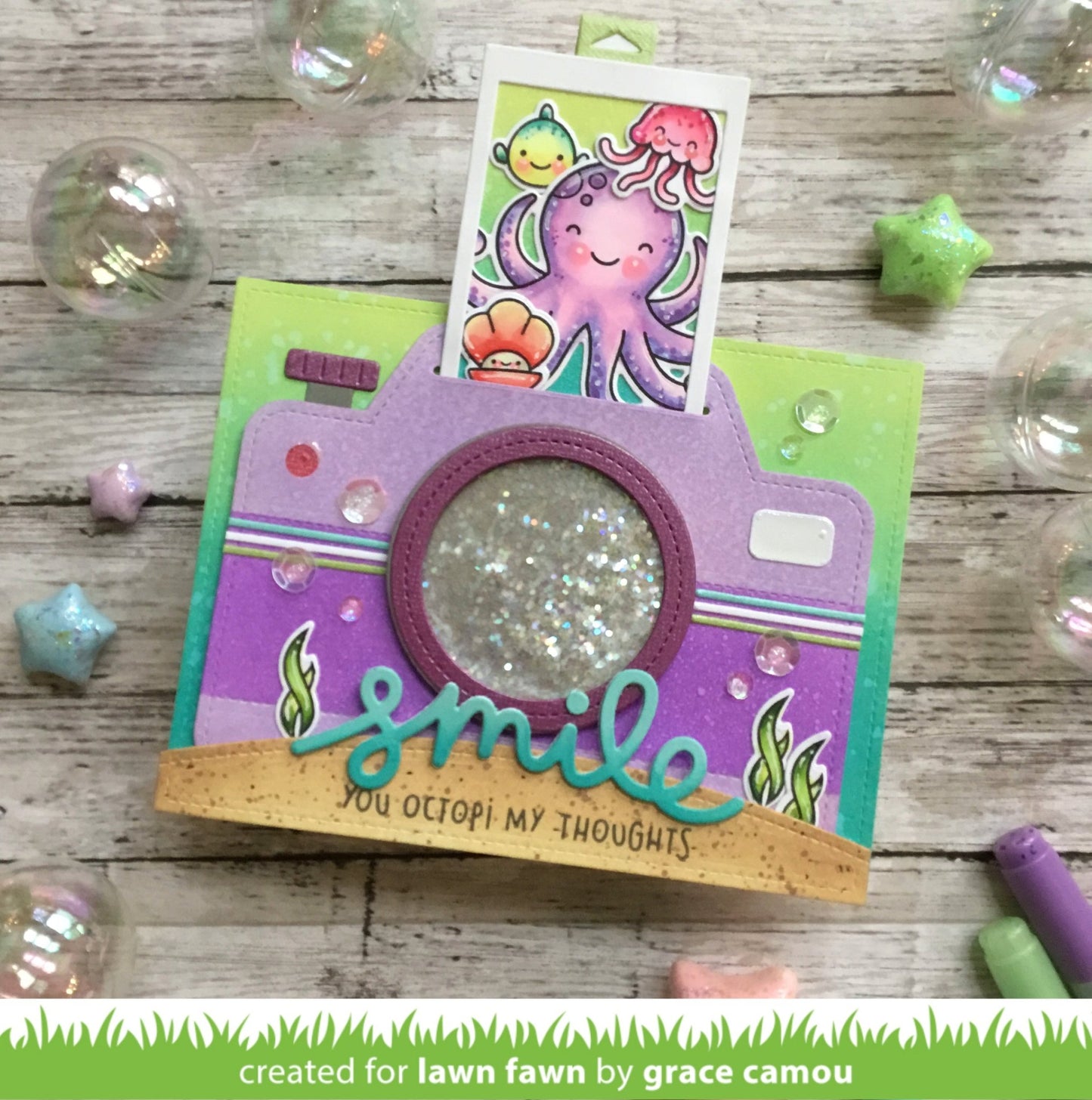 Lawn Fawn - magic iris camera pull-tab add-on - Stanzen
