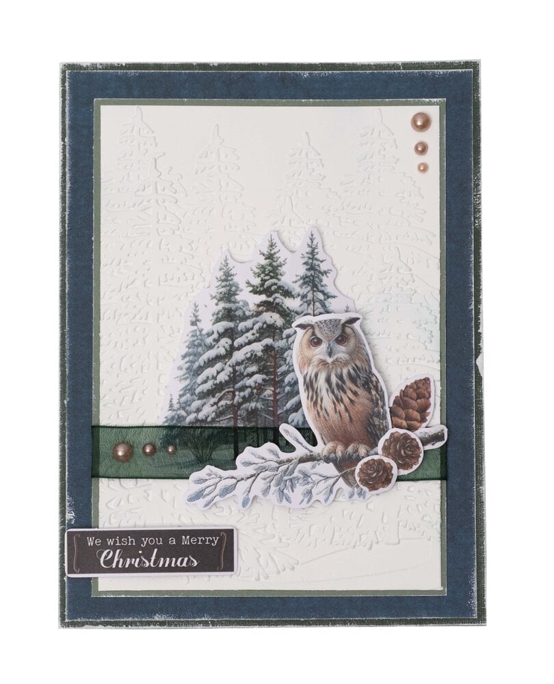 Beispielkarte mit Pine Forest Prägefolder 105×148 mm von Studio Light – Tannenwald-Motiv