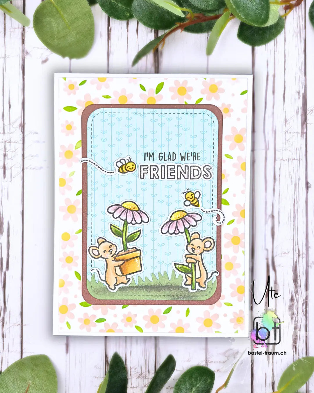 Lawn Fawn Spring Flower Stencil mit Stitched Rounded Rectangle und Blissful Blossoms paper und Mice Flowers Stempelset