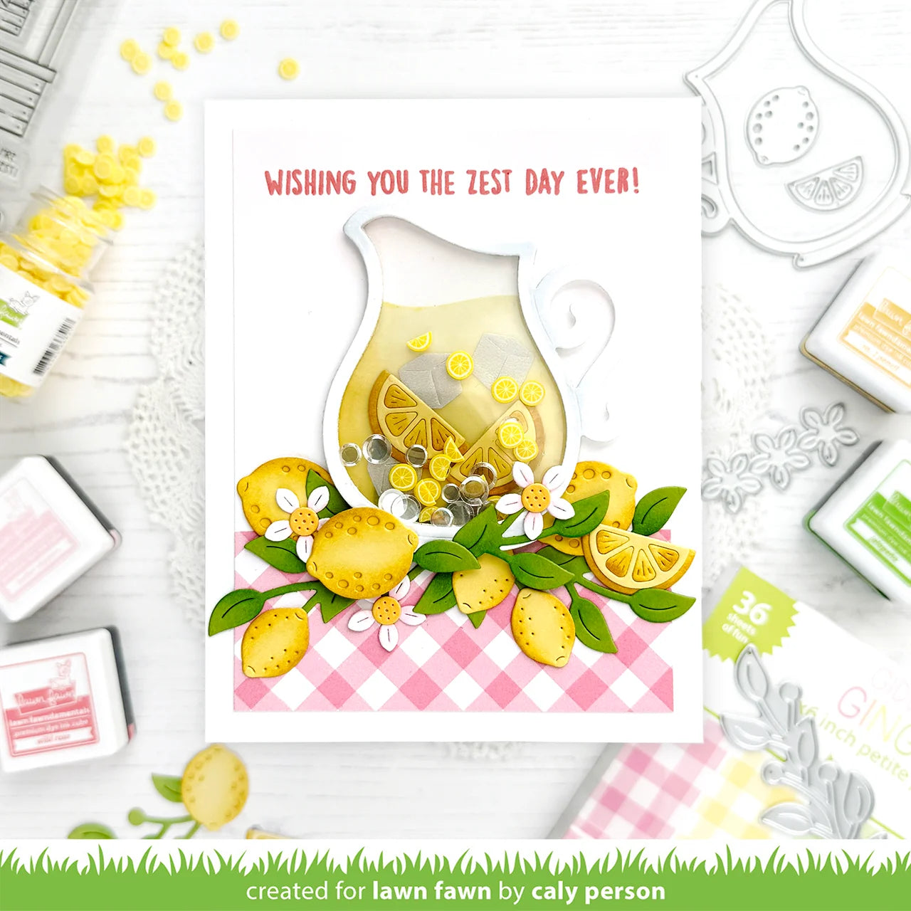 Shakerkarte mit einem Krug frischer Limonade darunter Zitronen mit Blüten und Blättern Lawn Fawn Lemon Vine Border Stanzen