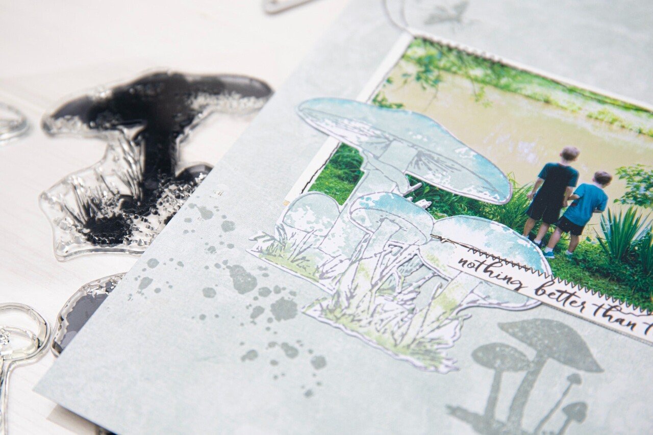 Sizzix Framelits Die & Stamp Set Painted Pencil Mushrooms A5